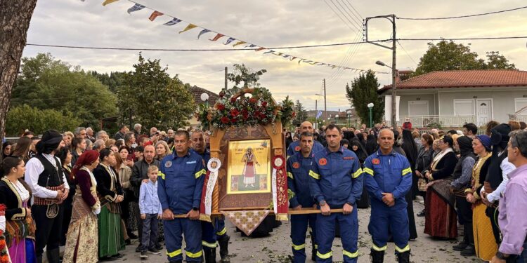 Ιστορικές στιγμές στη Χρυσή Αλμωπίας – Χιλιάδες πιστοί στην υποδοχή των Ιερών Λειψάνων της Αγίας Χρυσής
