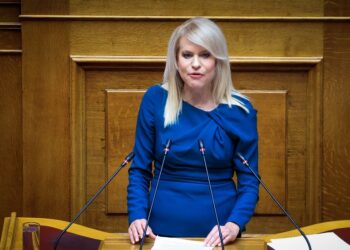 Θ. Τζάκρη: «Νομοσχέδιο πλυντήριο των εξωχώριων funds»