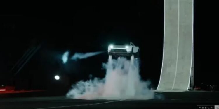 Tesla Roadster: Το ηλεκτρικό supercar που πετάει και πιάνει τα 97 χλμ/ώρα σε λιγότερο από 1 δευτερόλεπτο